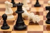 Il gioco degli scacchi da secoli, senza confini, mette a confronto le intelligenze più brillanti 