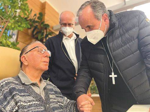 Il vescovo mons. Domenico Pompili incontra gli ospiti di una residenza per persone anziane