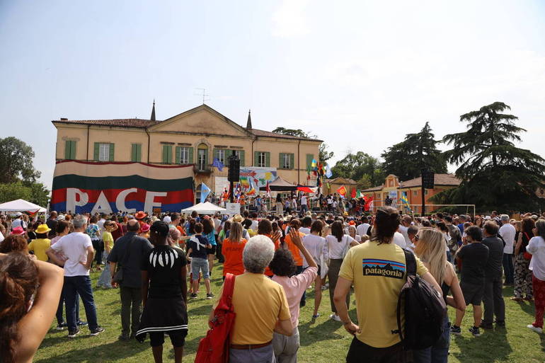 “In cammino per la pace” alla Festa dei popoli “In cammino per la pace” alla Festa dei popoli