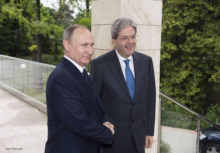 Sochi, 17/05/2017 - Il Presidente del Consiglio Paolo Gentiloni ha incontrato il Presidente della Federazione Russa Vladimir Putin Sochi, 17/05/2017 - Il Presidente del Consiglio Paolo Gentiloni ha incontrato il Presidente della Federazione Russa Vladimir Putin