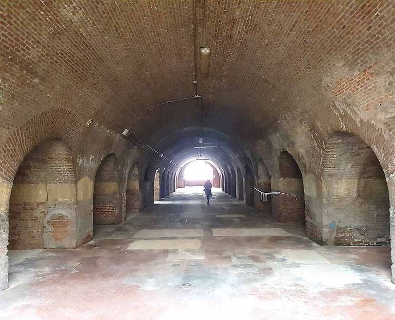 Una polveriera austriaca costruita dentro le mura cittadine, ma a "prova di bomba" Una polveriera austriaca costruita dentro le mura cittadine, ma a "prova di bomba"