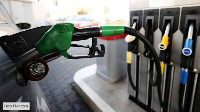 Pompa del carburante (foto Flikr.com) Pompa del carburante (foto Flikr.com)