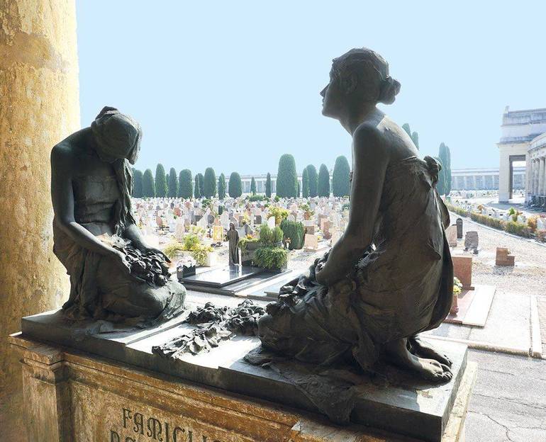 Staute nel Cimitero monumentale di Verona Staute nel Cimitero monumentale di Verona