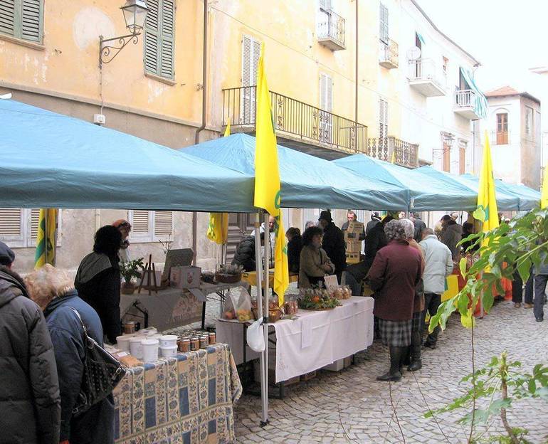 Mercato tipico a km 0 Mercato tipico a km 0