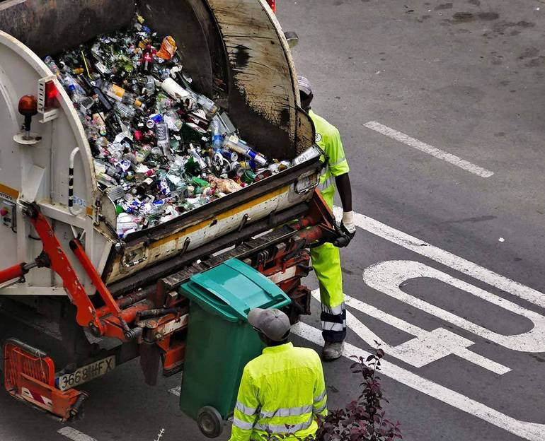 Camion per la raccolta dei rifiuti