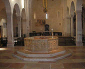 Foto del fonte battesimale di San Giovanni in fonte, Battistero della Cattedrale di Verona