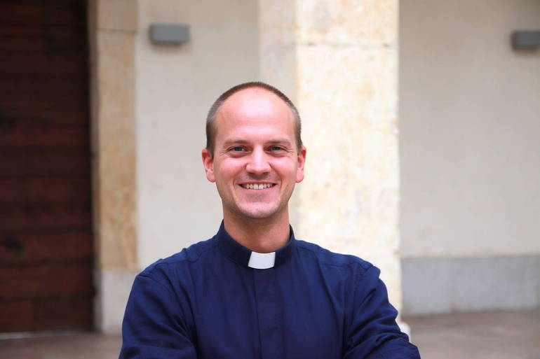Conosciamo i cinque nuovi pastori della Chiesa veronese: don Claudio Tumolo