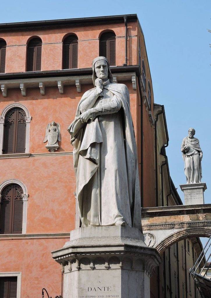 Anderloni: «Piazza dei Signori si chiami Piazza Dante» Anderloni: «Piazza dei Signori si chiami Piazza Dante»