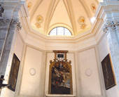 Vista dell'abside della chiesa di Avesa restaurata e piena di luce