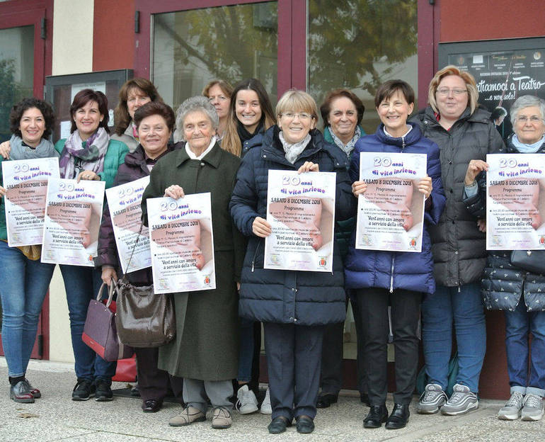 foto di gruppo delle volontarie del Centro aiuto vita "Giulia"