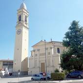 Foto della facciata della chiesa di Roverchiaretta