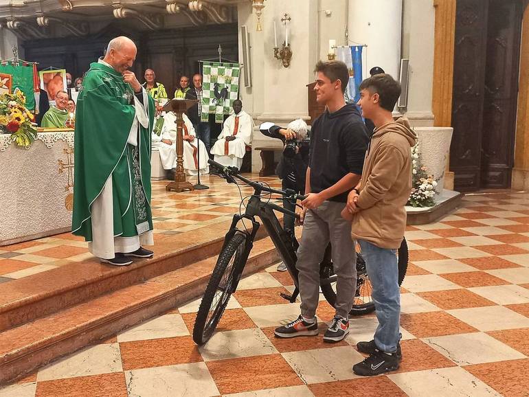 Un saluto colmo di gratitudine a mons. Osvaldo Checchini