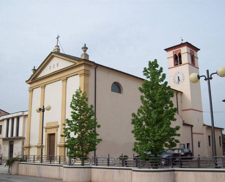 Veduta della Chiesa parrocchiale di Villafontana Veduta della Chiesa parrocchiale di Villafontana