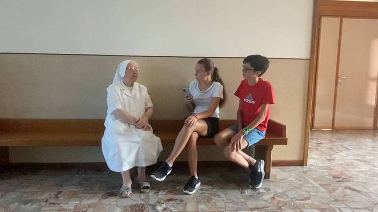 Cari nonni come eravate? E i ragazzi si confrontano 