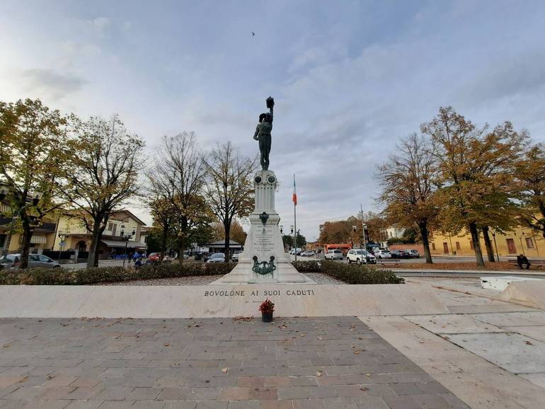 I cent'anni del Perseo che ricorda tutti i Caduti I cent'anni del Perseo che ricorda tutti i Caduti
