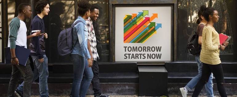 Le aziende si raccontano agli studenti. Le aziende si raccontano agli studenti.
