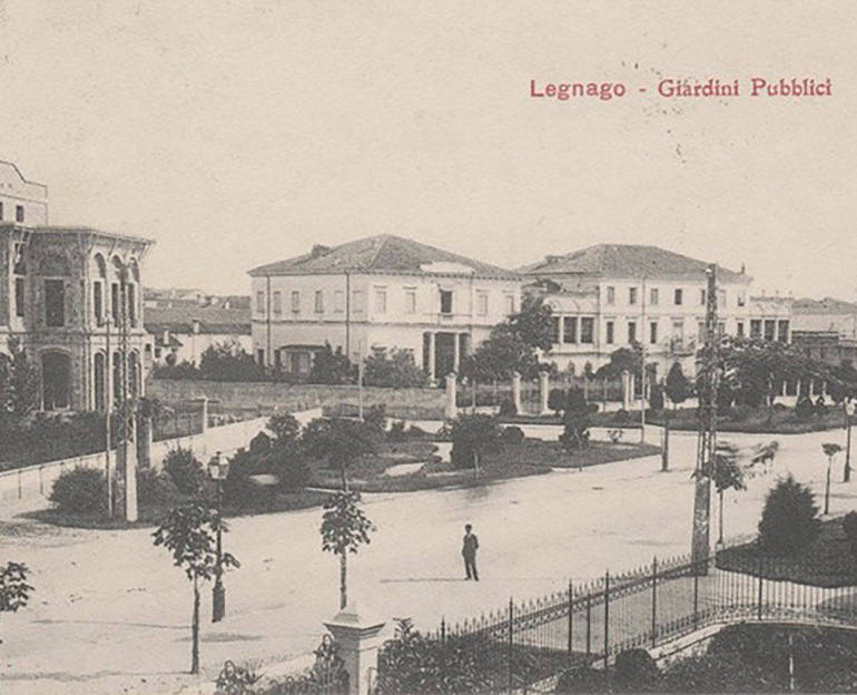 Cartolina con l'antica Piazza Vittorio Emanuele II