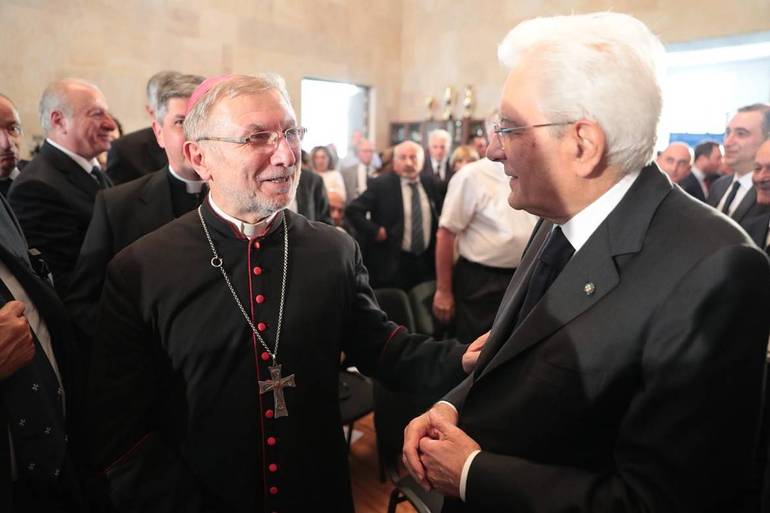 Mattarella premia monsignor Pasotto per il suo apostolato Mattarella premia monsignor Pasotto per il suo apostolato