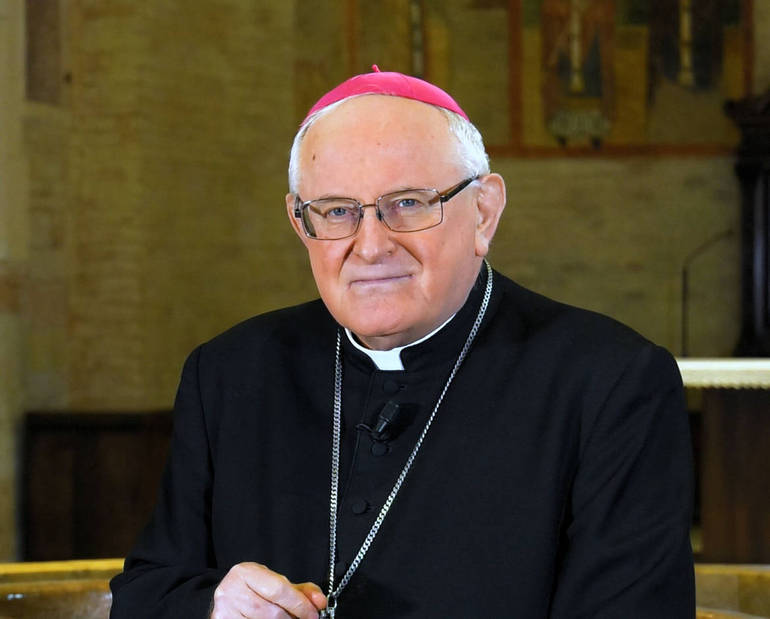 Biondo era e bello e di gentile aspetto: Manfredi