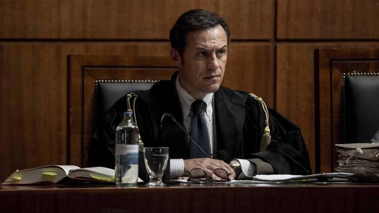 Un giudice alle prese con un caso di coscienza Un giudice alle prese con un caso di coscienza