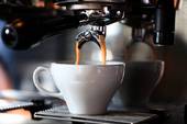 Dentro il “caffè sospeso” napoletano una lezione di generosità sociale