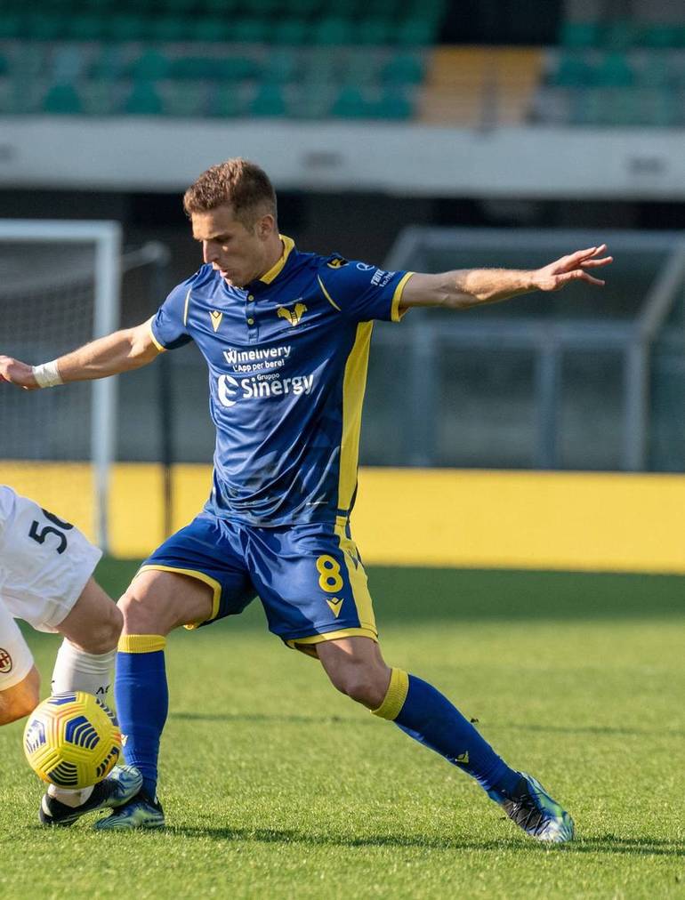 L'Hellas conferma: beati gli ultimi 1-2 Salernitana